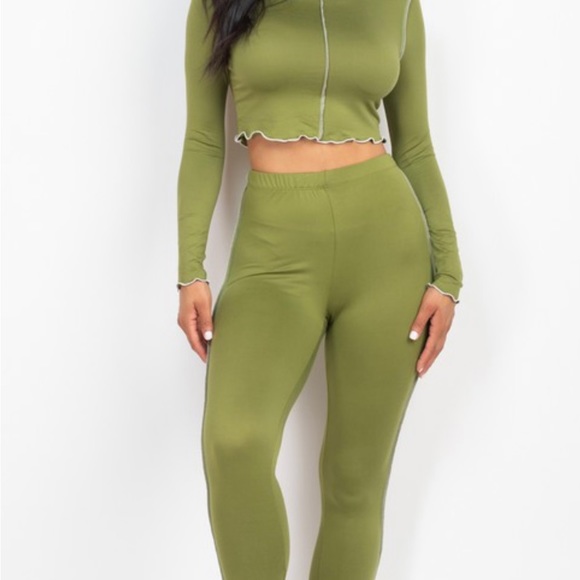 Leggings and crop top set - Picture 7 of 8